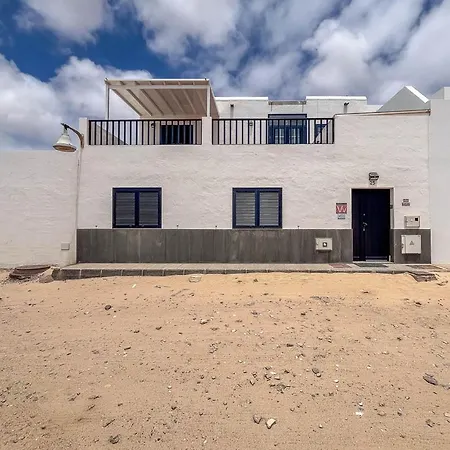 Lightbooking La Graciosa 칼레타 데 세보