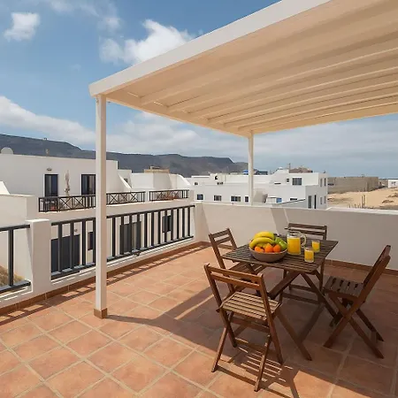Lightbooking La Graciosa *
